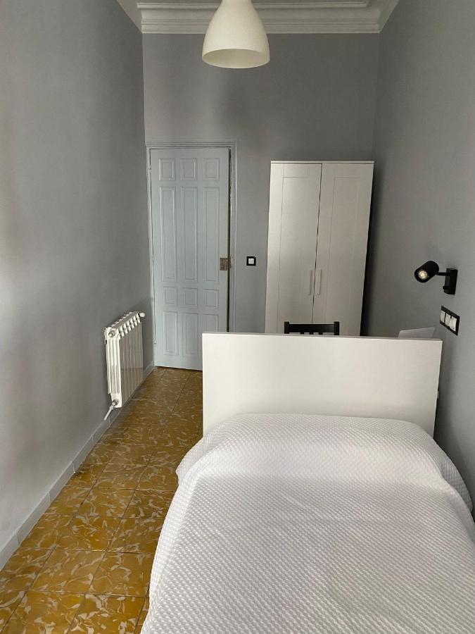Hostal Yolanda Madrid Extérieur photo