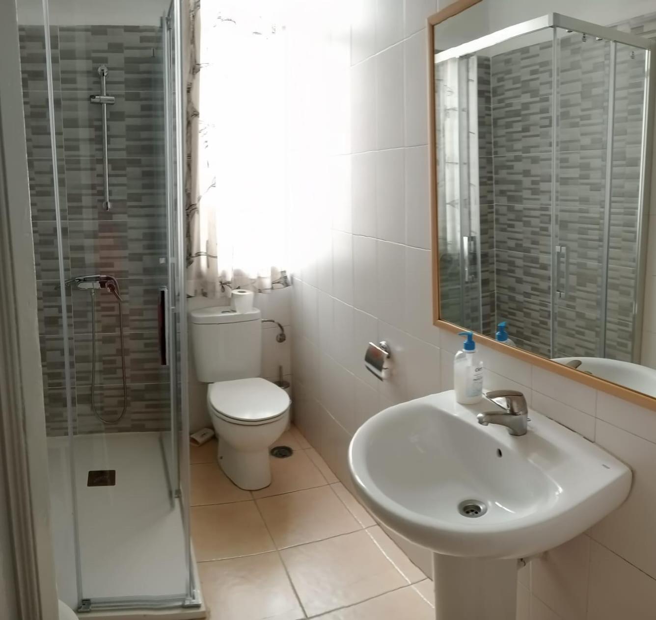 Hostal Yolanda Madrid Extérieur photo