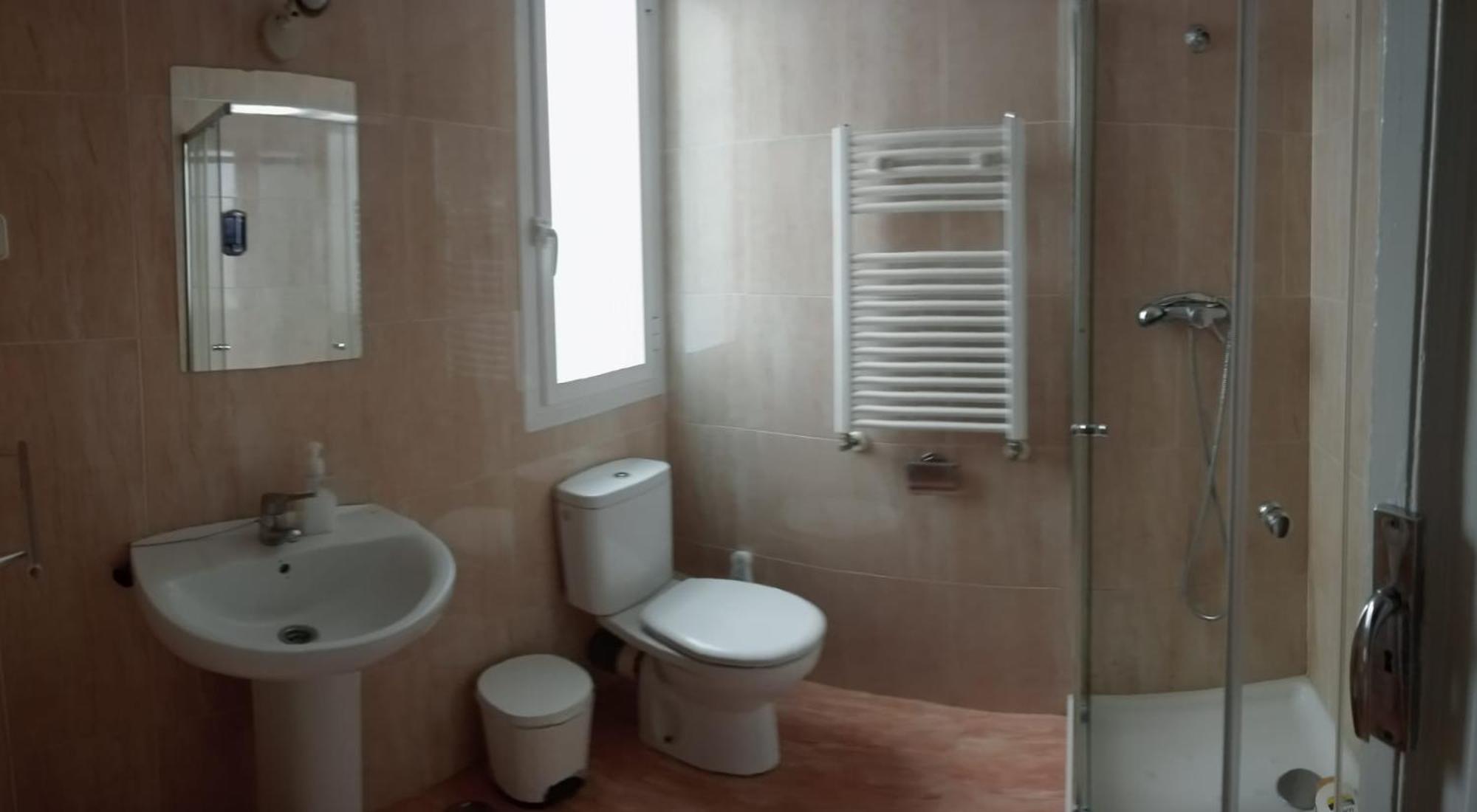 Hostal Yolanda Madrid Extérieur photo